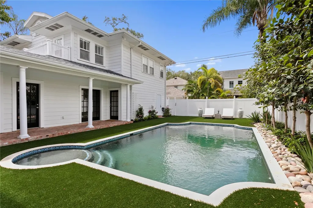 2523 W Sunset Drive Tampa FL 33629