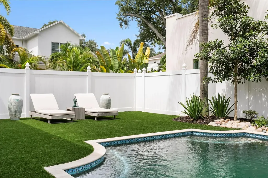 2523 W Sunset Drive Tampa FL 33629