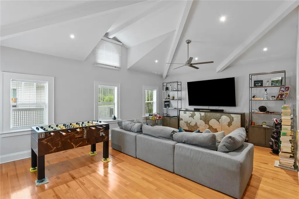 2523 W Sunset Drive Tampa FL 33629