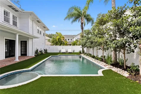 2523 W Sunset Drive Tampa FL 33629