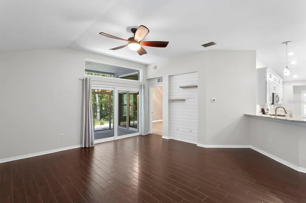 10232 Woodford Bridge Street Tampa FL 33626