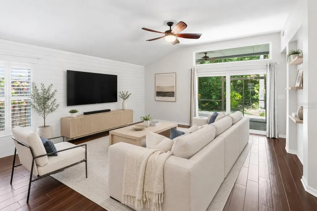 10232 Woodford Bridge Street Tampa FL 33626