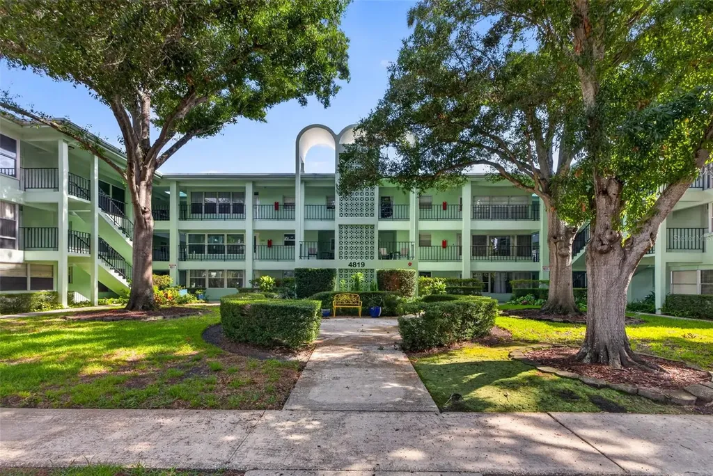 4819 8th Avenue N St Petersburg FL 33713