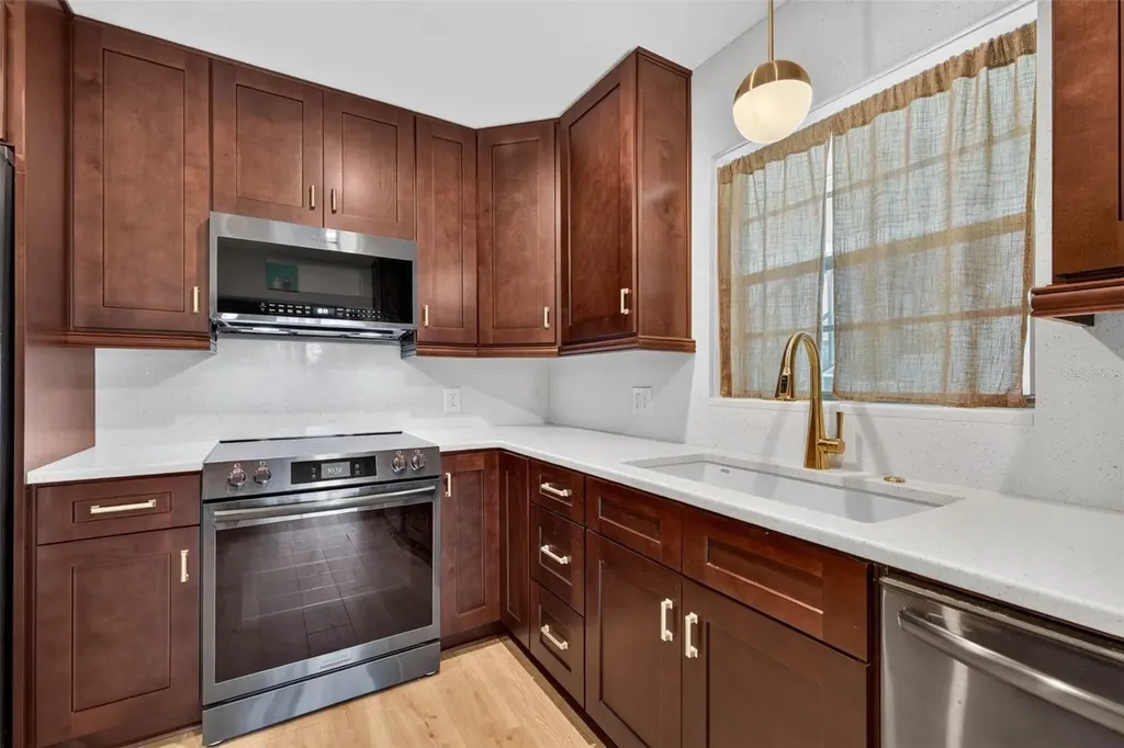 4819 8th Avenue N St Petersburg FL 33713