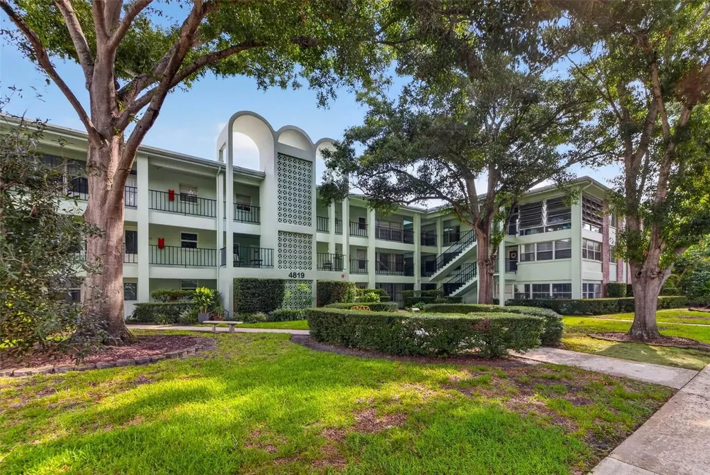 4819 8th Avenue N St Petersburg FL 33713