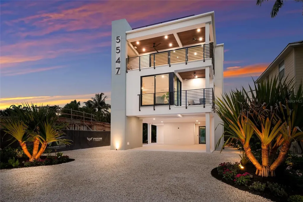 5547 Avenida Del Mare Sarasota FL 34242