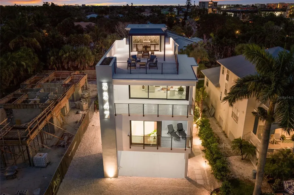 5547 Avenida Del Mare Sarasota FL 34242