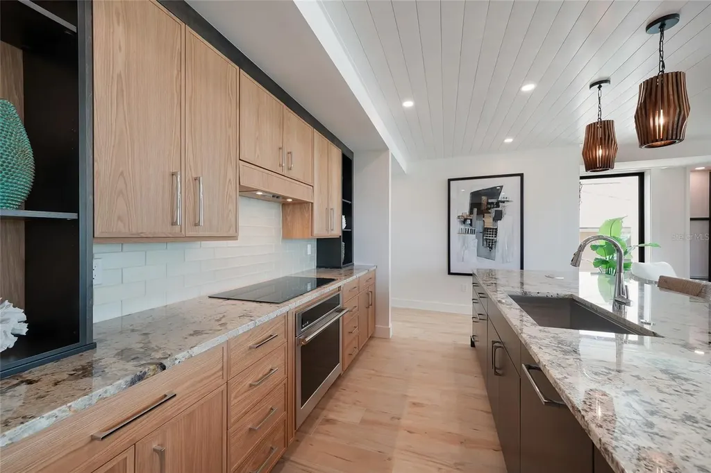 5547 Avenida Del Mare Sarasota FL 34242