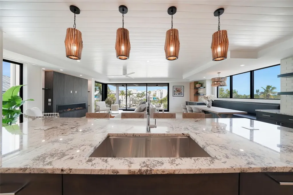 5547 Avenida Del Mare Sarasota FL 34242