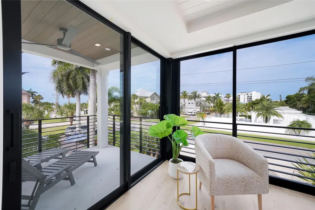 5547 Avenida Del Mare Sarasota FL 34242