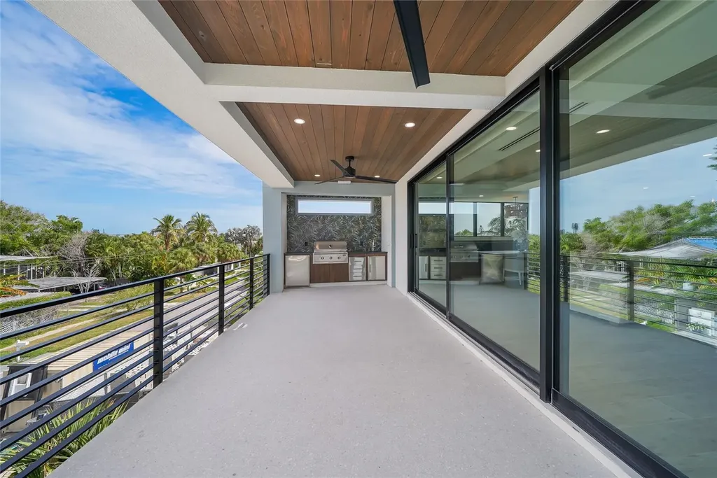 5547 Avenida Del Mare Sarasota FL 34242