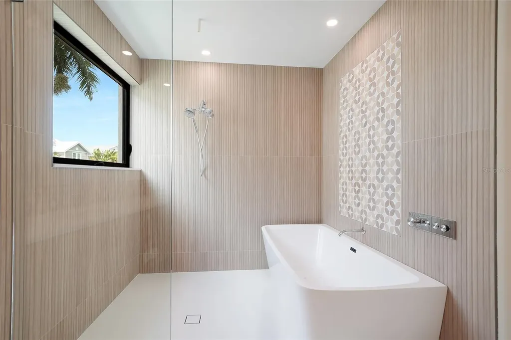 5547 Avenida Del Mare Sarasota FL 34242