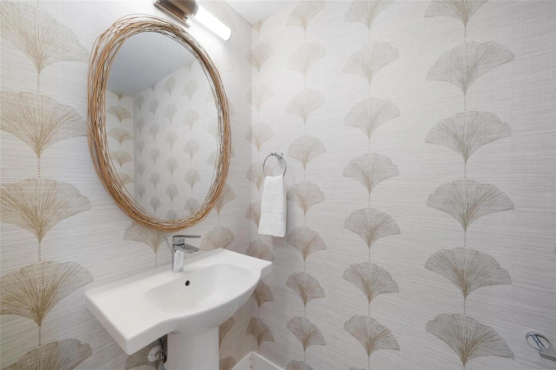 5547 Avenida Del Mare Sarasota FL 34242
