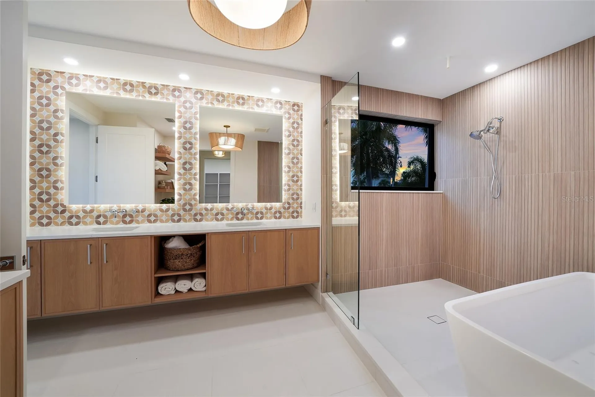 5547 Avenida Del Mare Sarasota FL 34242