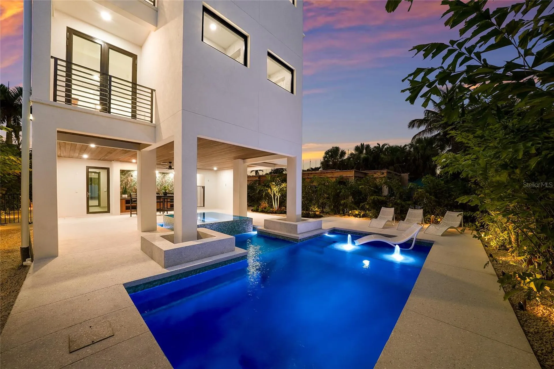 5547 Avenida Del Mare Sarasota FL 34242