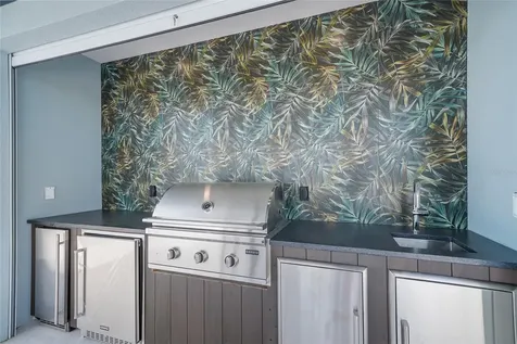 5547 Avenida Del Mare Sarasota FL 34242
