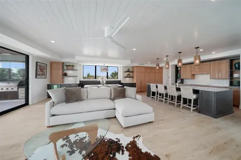 5547 Avenida Del Mare Sarasota FL 34242