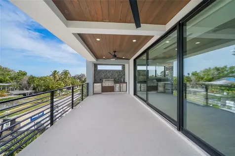 5547 Avenida Del Mare Sarasota FL 34242