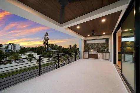5547 Avenida Del Mare Sarasota FL 34242