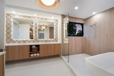 5547 Avenida Del Mare Sarasota FL 34242