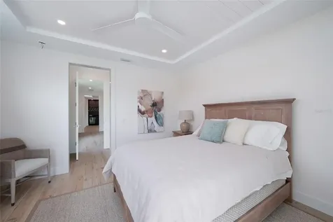 5547 Avenida Del Mare Sarasota FL 34242