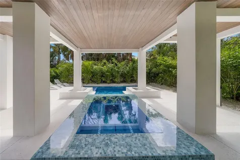 5547 Avenida Del Mare Sarasota FL 34242