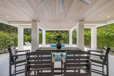 5547 Avenida Del Mare Sarasota FL 34242