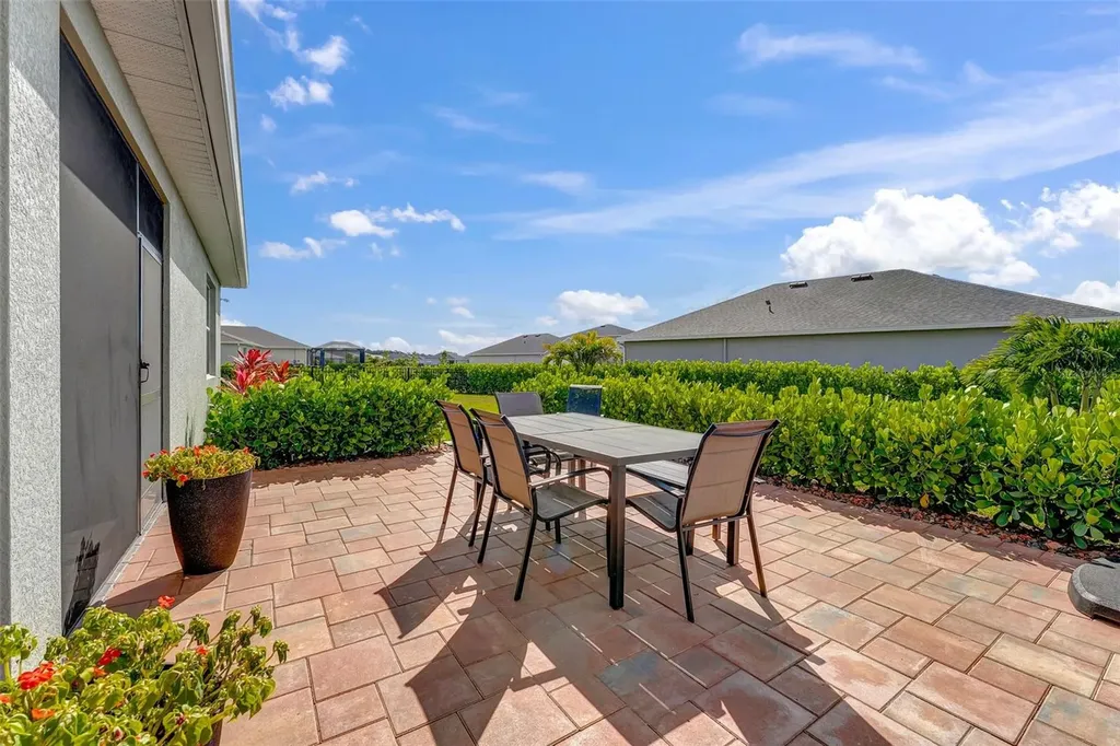 16711 Elkhorn Coral Drive North Fort Myers FL 33903