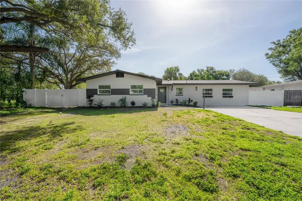 4707 W Alline Avenue Tampa FL 33611