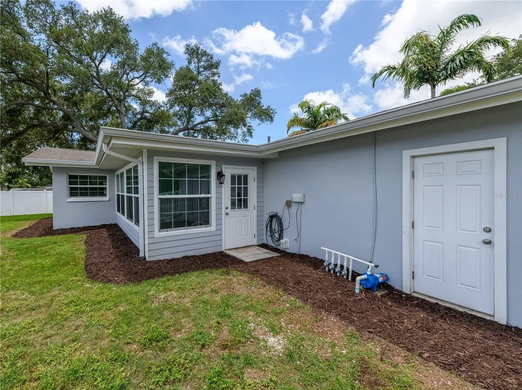1661 Algonquin Drive Clearwater FL 33755