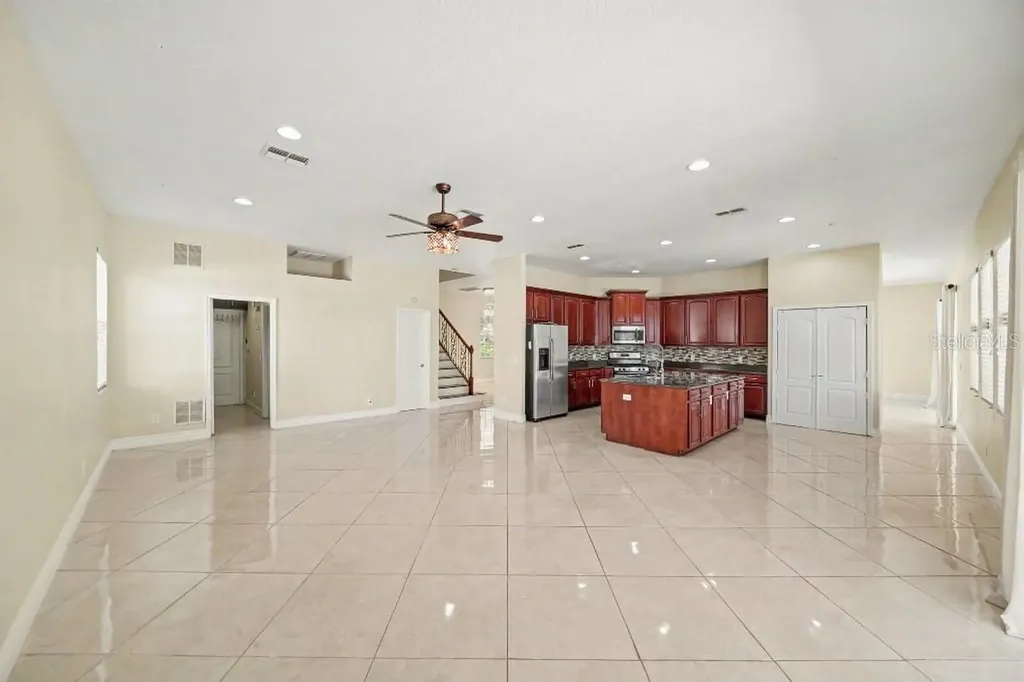20009 Oakflower Avenue Tampa FL 33647
