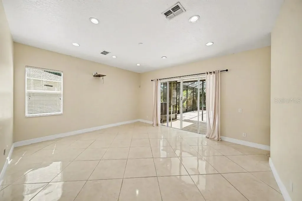 20009 Oakflower Avenue Tampa FL 33647