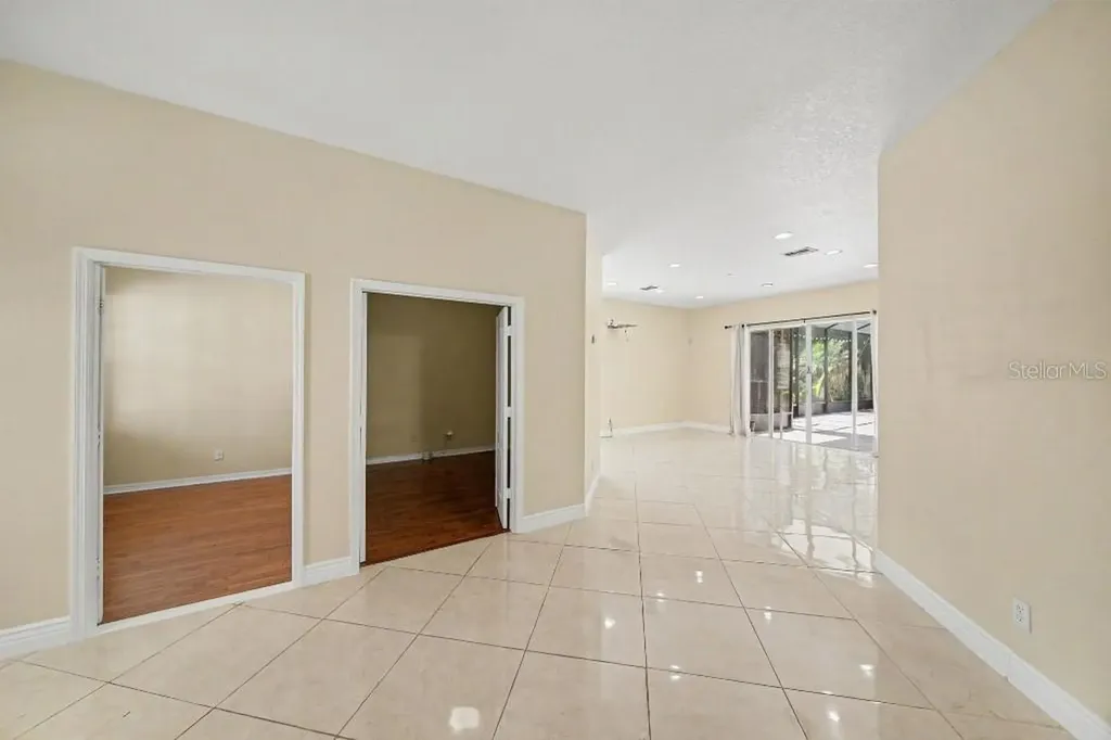 20009 Oakflower Avenue Tampa FL 33647