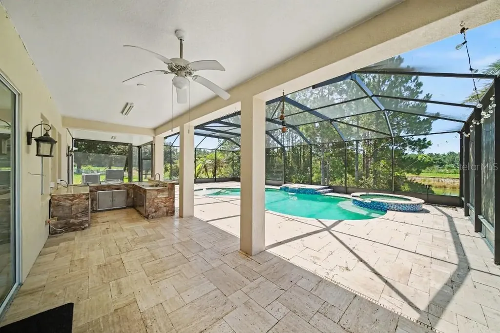 20009 Oakflower Avenue Tampa FL 33647