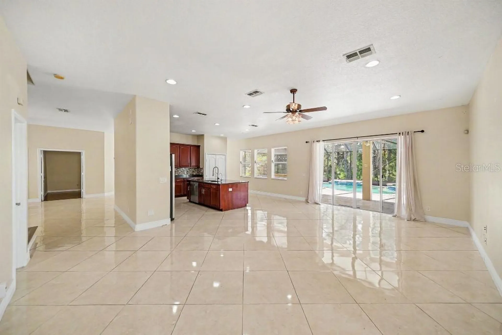 20009 Oakflower Avenue Tampa FL 33647
