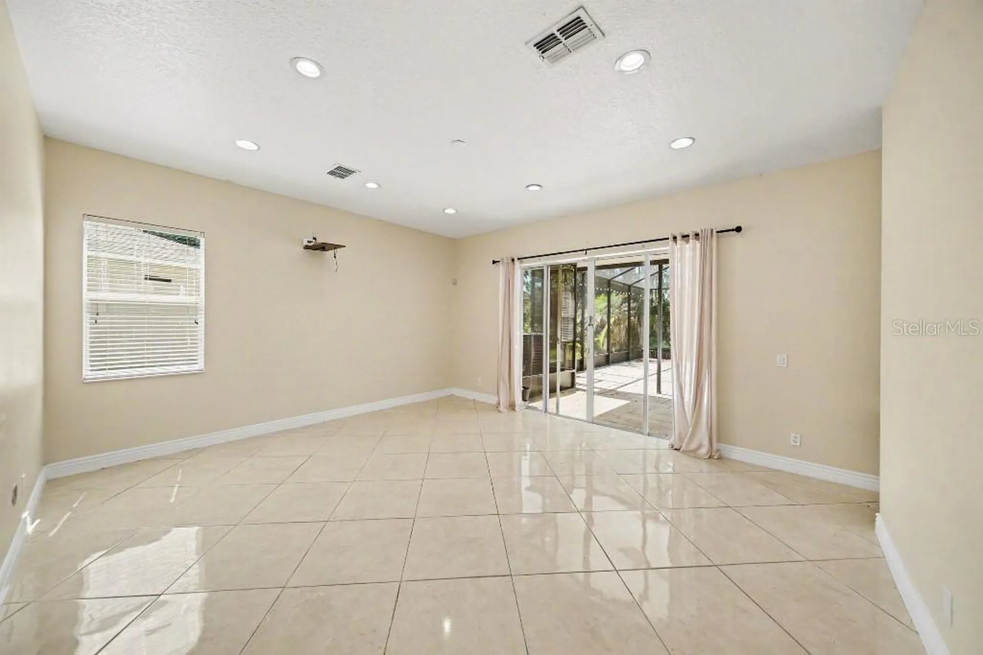 20009 Oakflower Avenue Tampa FL 33647