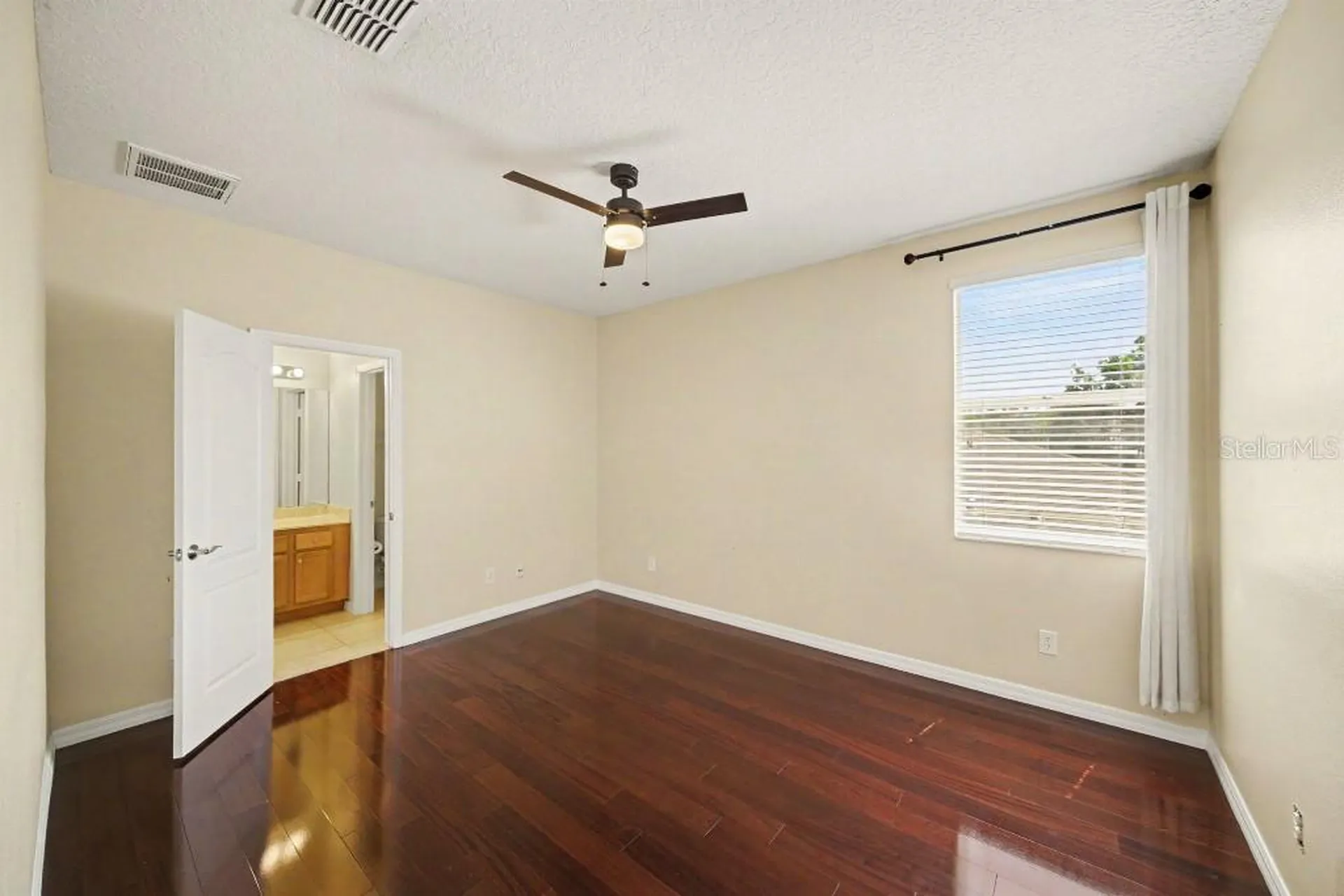 20009 Oakflower Avenue Tampa FL 33647