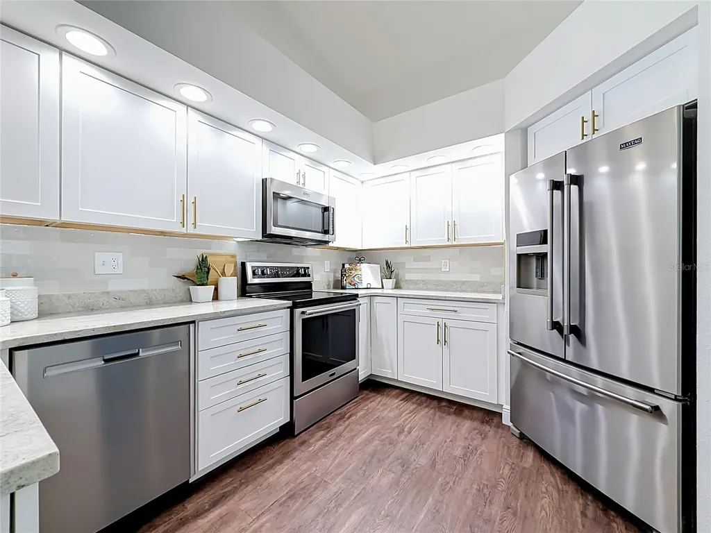 3390 Lake Shore Lane Clearwater FL 33761