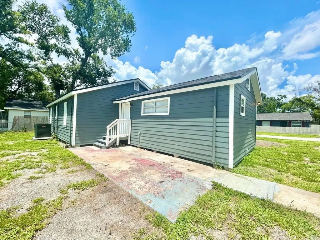 8004 N Marks Street Tampa FL 33604