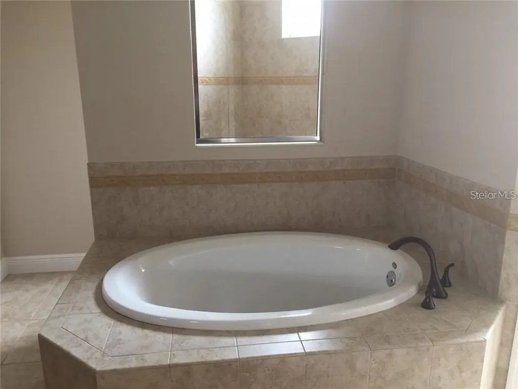 5570 Rock Dove Drive Sarasota FL 34241