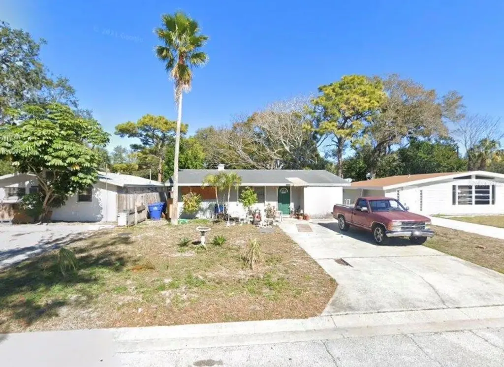 7303 51st Avenue N St Petersburg FL 33709