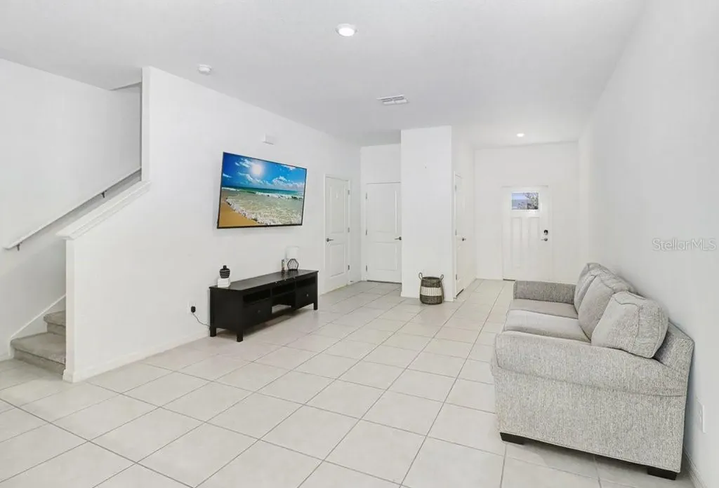 10263 Trumpet Honetsuckle Way San Antonio FL 33576