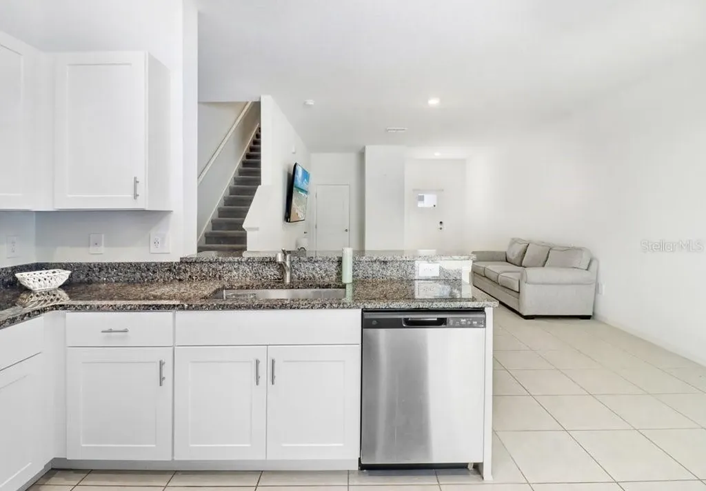 10263 Trumpet Honetsuckle Way San Antonio FL 33576