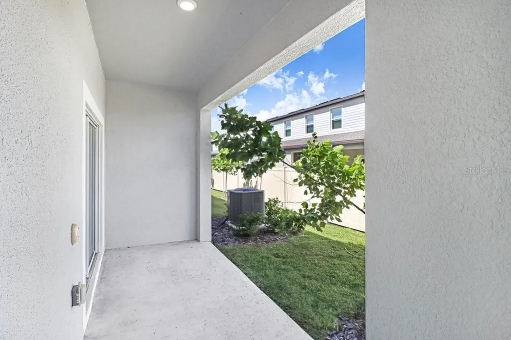 10263 Trumpet Honetsuckle Way San Antonio FL 33576