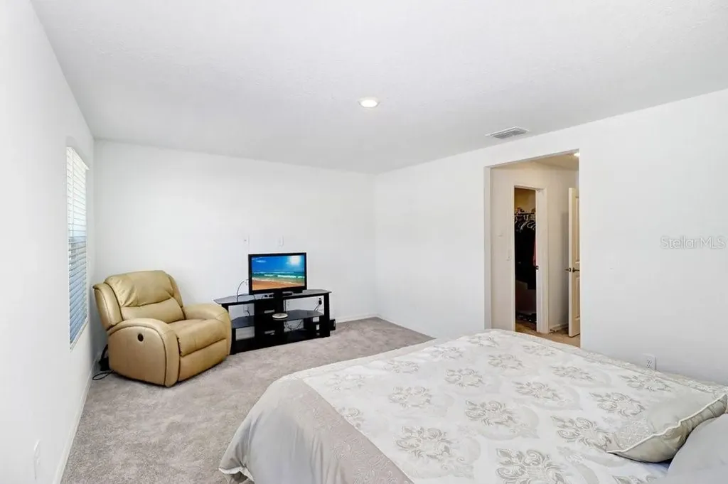 10263 Trumpet Honetsuckle Way San Antonio FL 33576