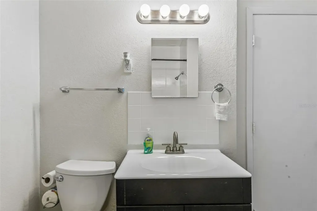 5762 2nd Avenue N St Petersburg FL 33710
