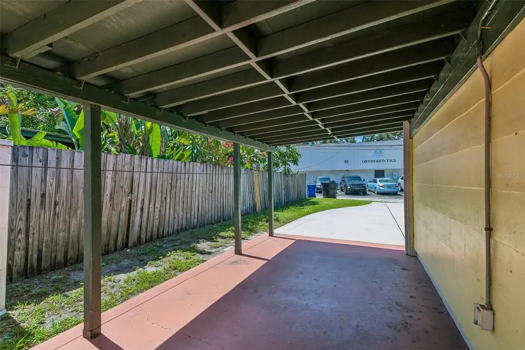 5762 2nd Avenue N St Petersburg FL 33710
