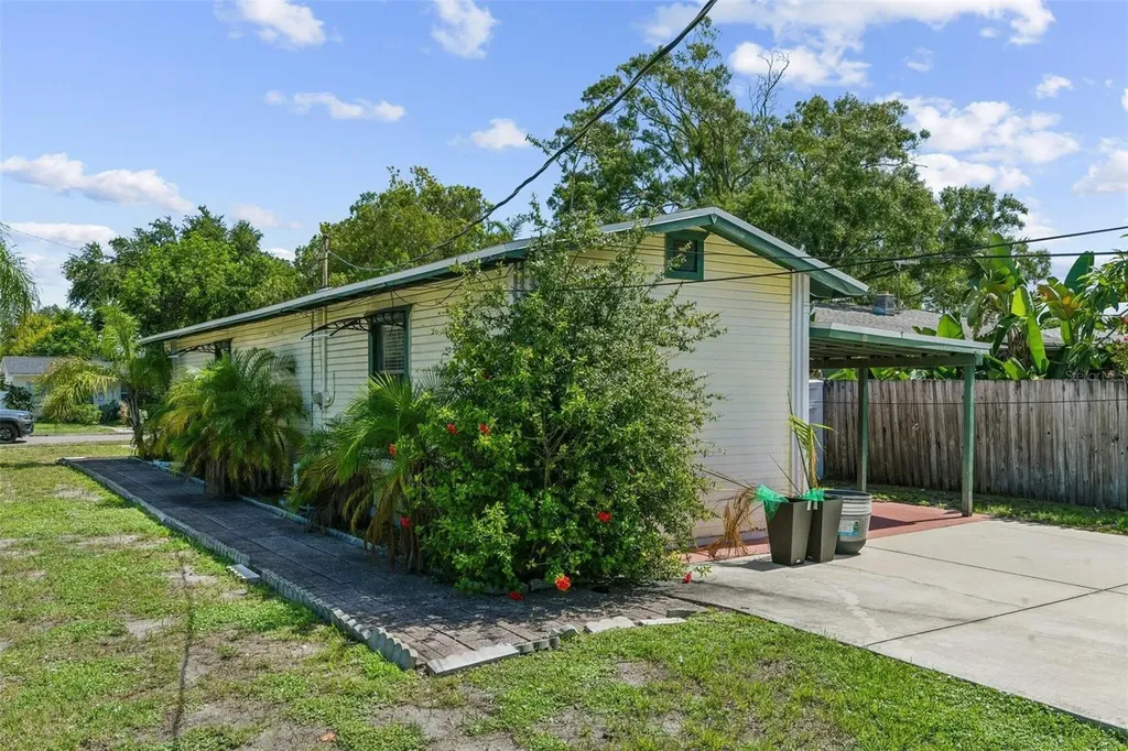 5762 2nd Avenue N St Petersburg FL 33710