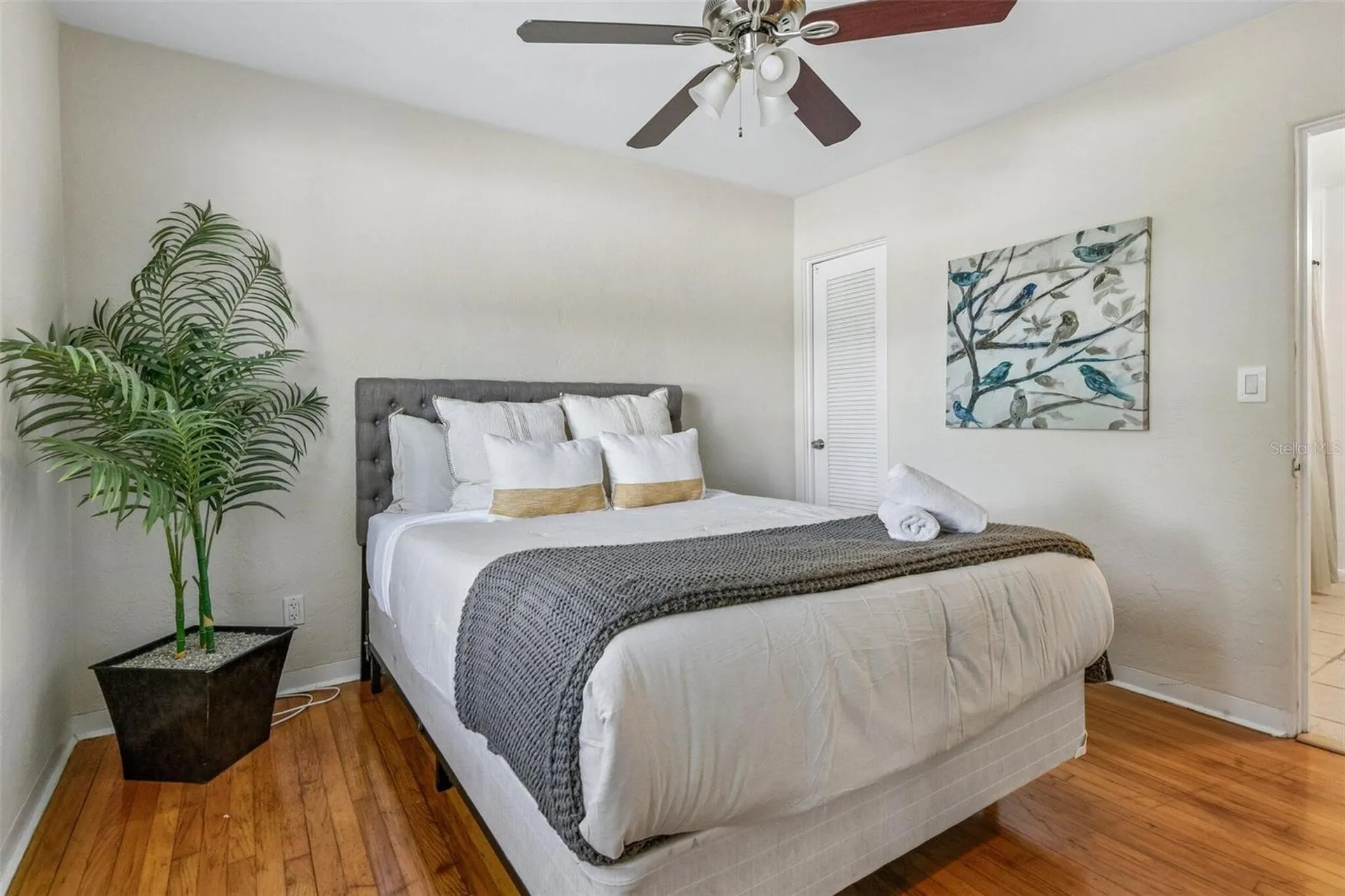 5762 2nd Avenue N St Petersburg FL 33710