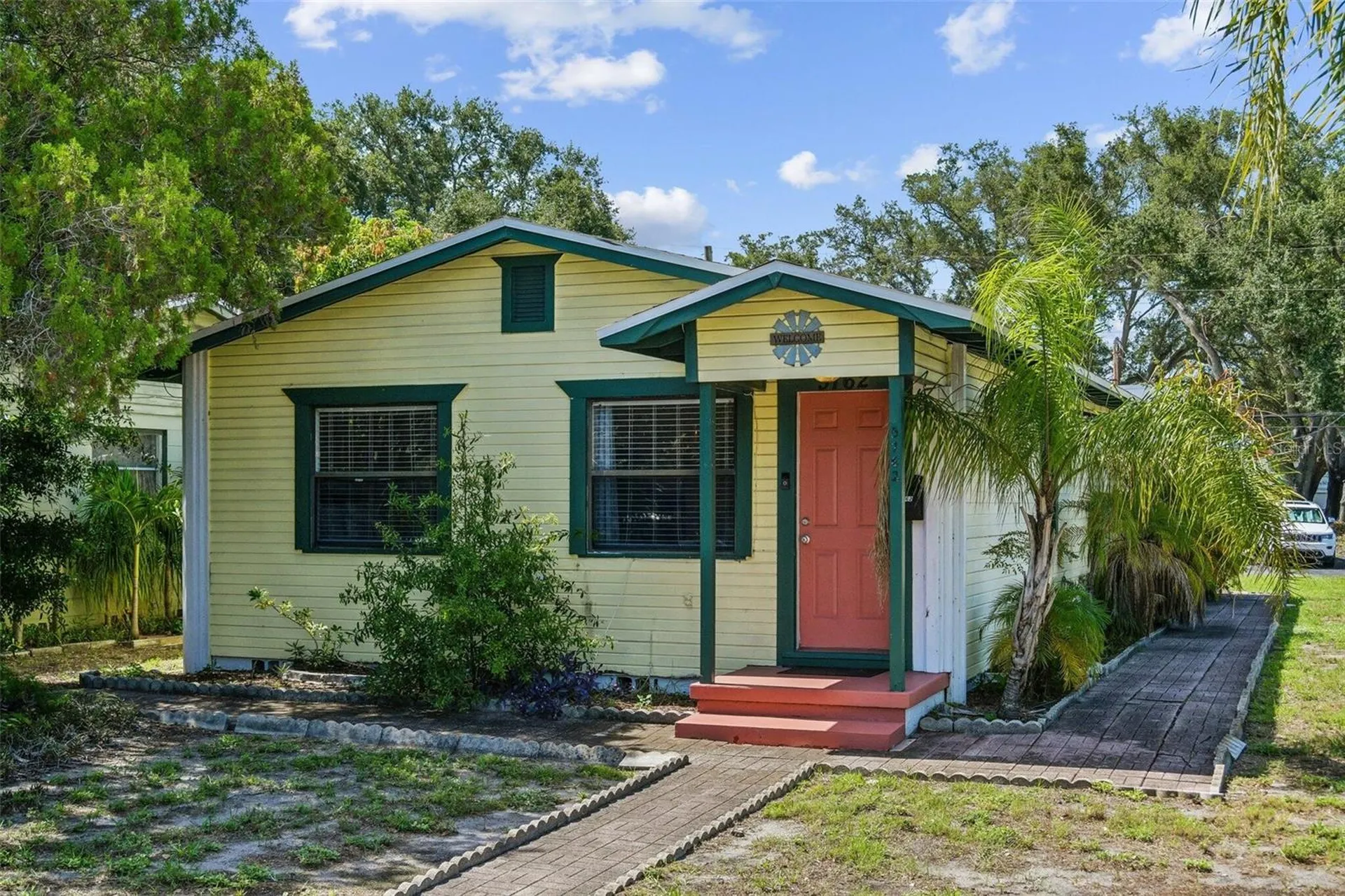 5762 2nd Avenue N St Petersburg FL 33710